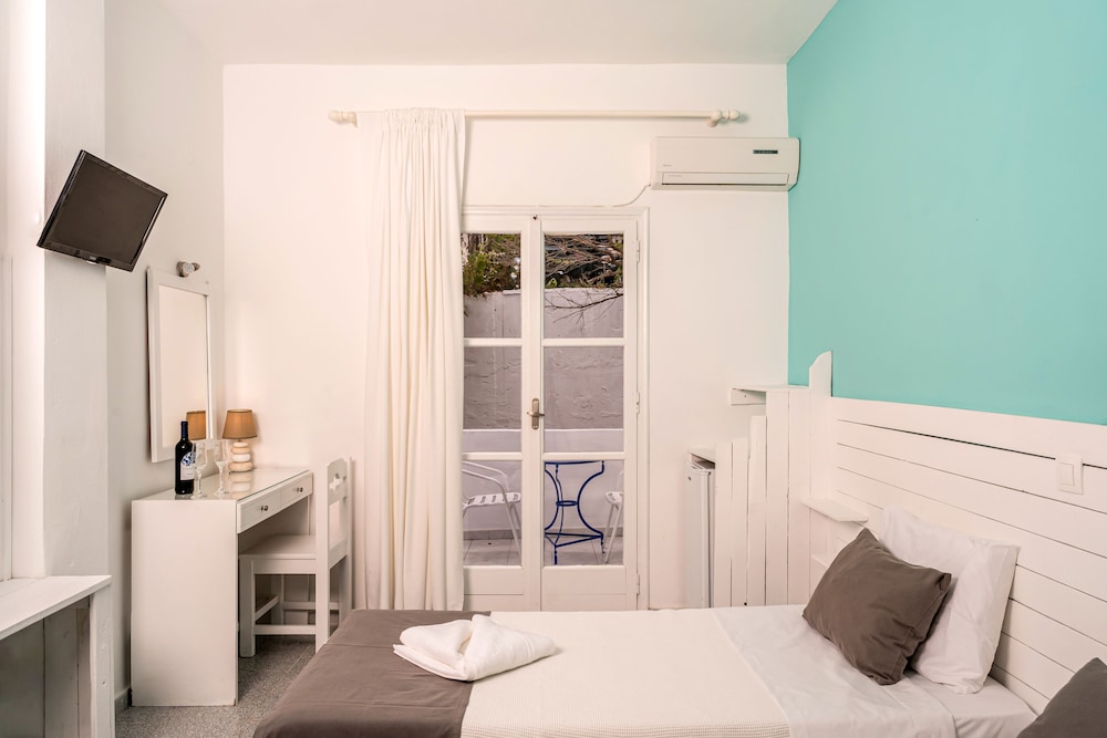 Classic Double or Twin Room - Photo 6