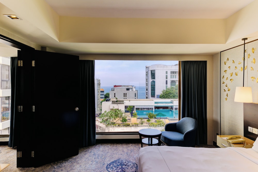 Executive suite - Photo 2