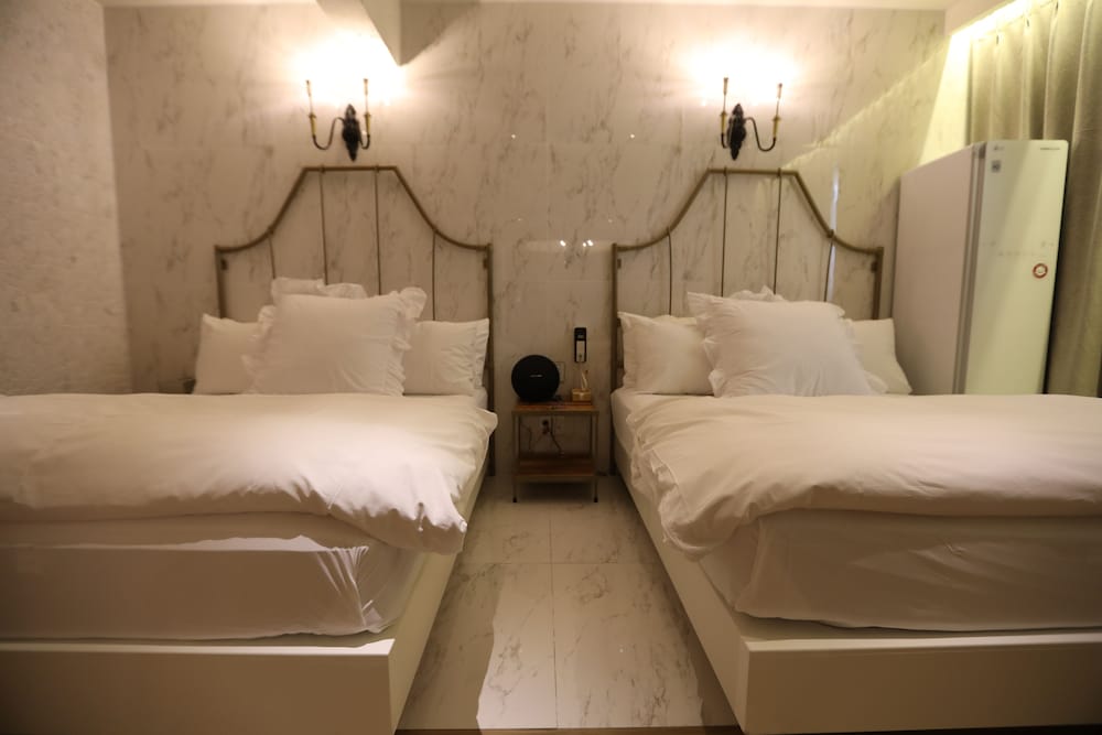 Royal Suite (No Breakfast provided from Saturday to Monday) photo 1