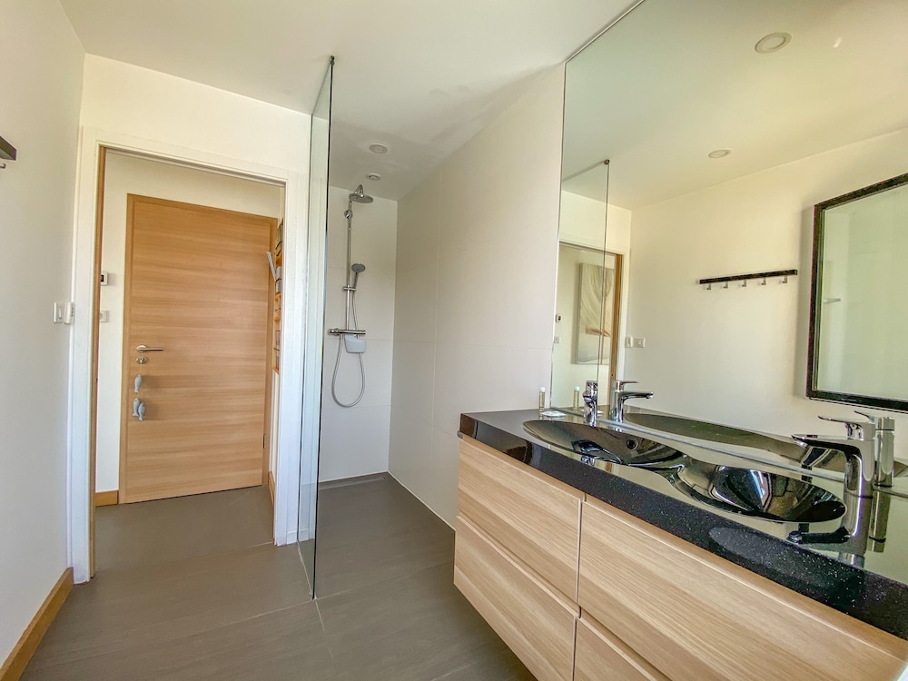 Double Room, 1 Queen Bed, Sea View, Sea Facing photo 3
