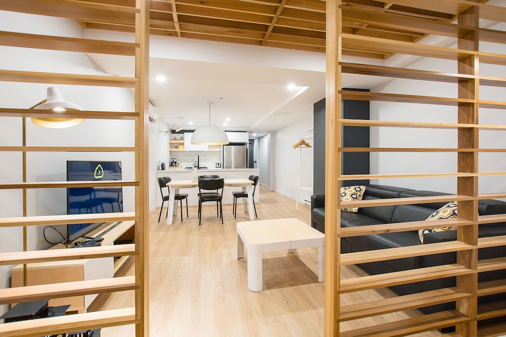 Loft, 1 Queen Bed and Sofa Bed, Half-Basement (LC102)