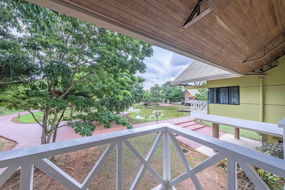 1 King Bed, Premium Room Balcony - Photo 5
