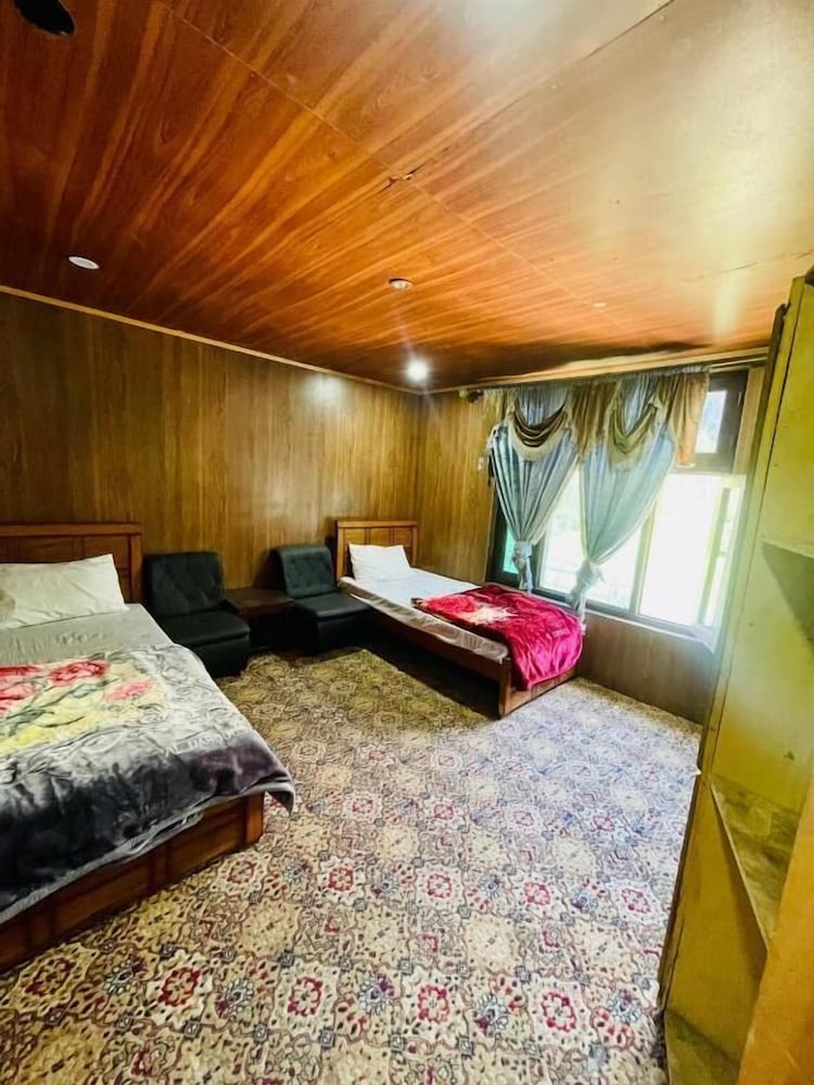 Deluxe Double or Twin Room photo 3