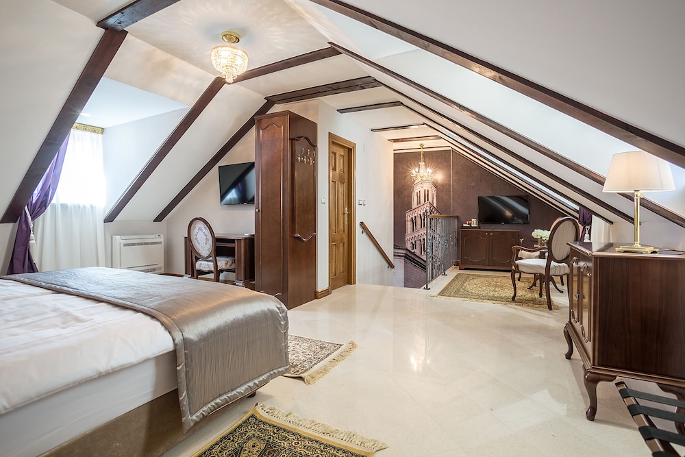 Deluxe Suite, City View photo 2