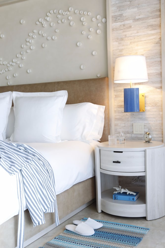 Room, 1 King Bed, Resort View