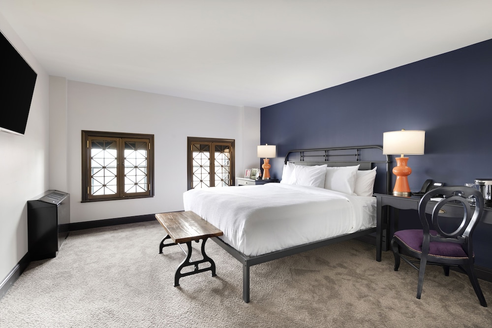 Executive Suite, 1 King Bed (Executive King Room) - Photo 2