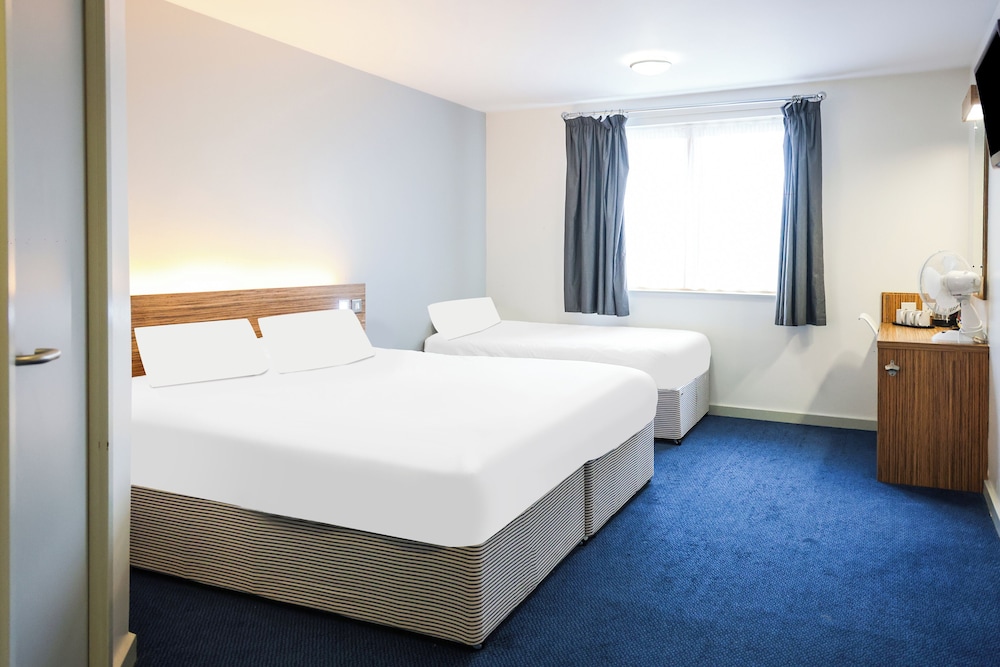 Standard Family of 3 Room - Photo 1