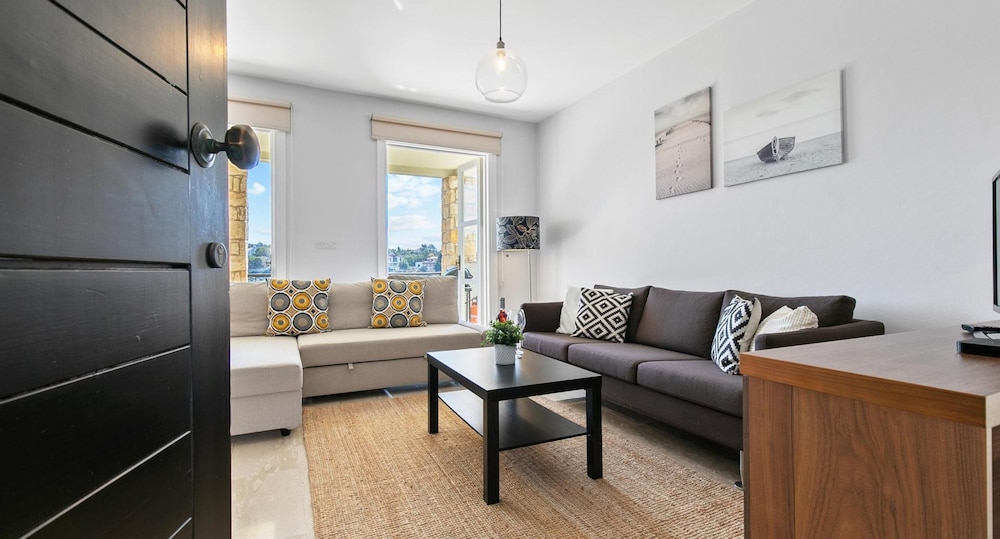 Apartment photo 1