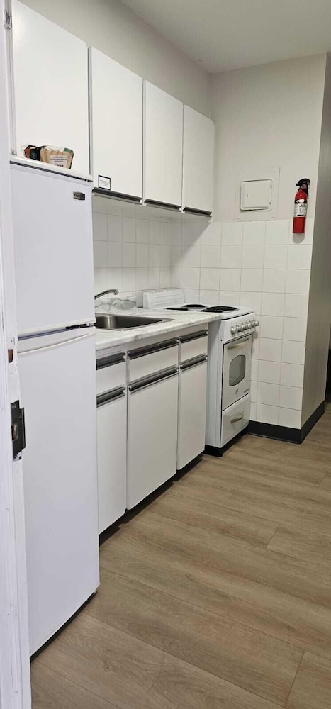 Signature Suite, 1 Bedroom, Kitchenette photo 2