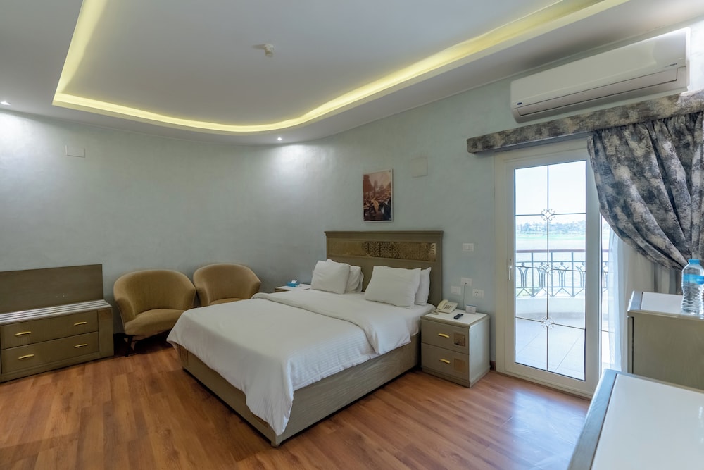 Junior Suite Nile view - Photo 3