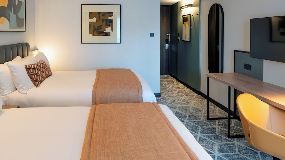 Standard Room, 2 Double Beds - Photo 6