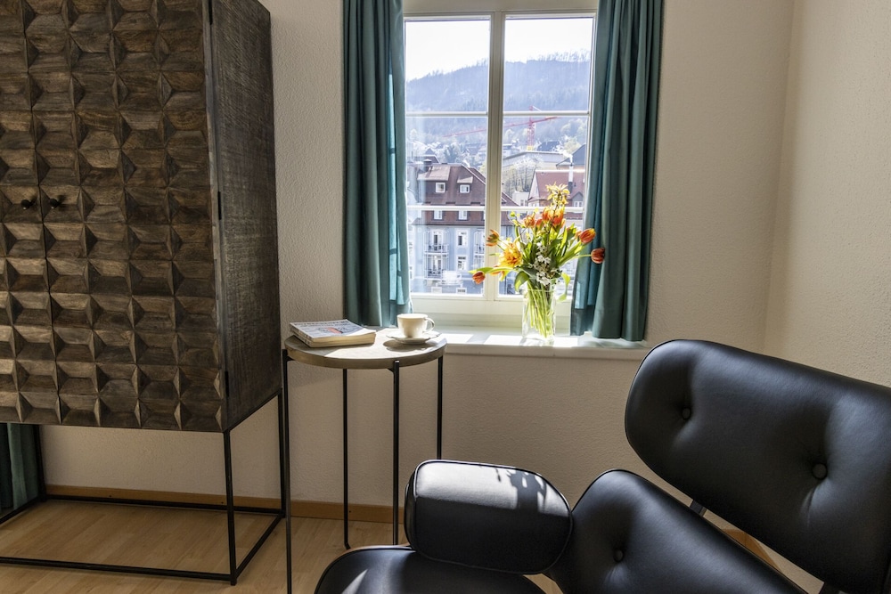 Deluxe Suite, 1 Bedroom, Balcony photo 3