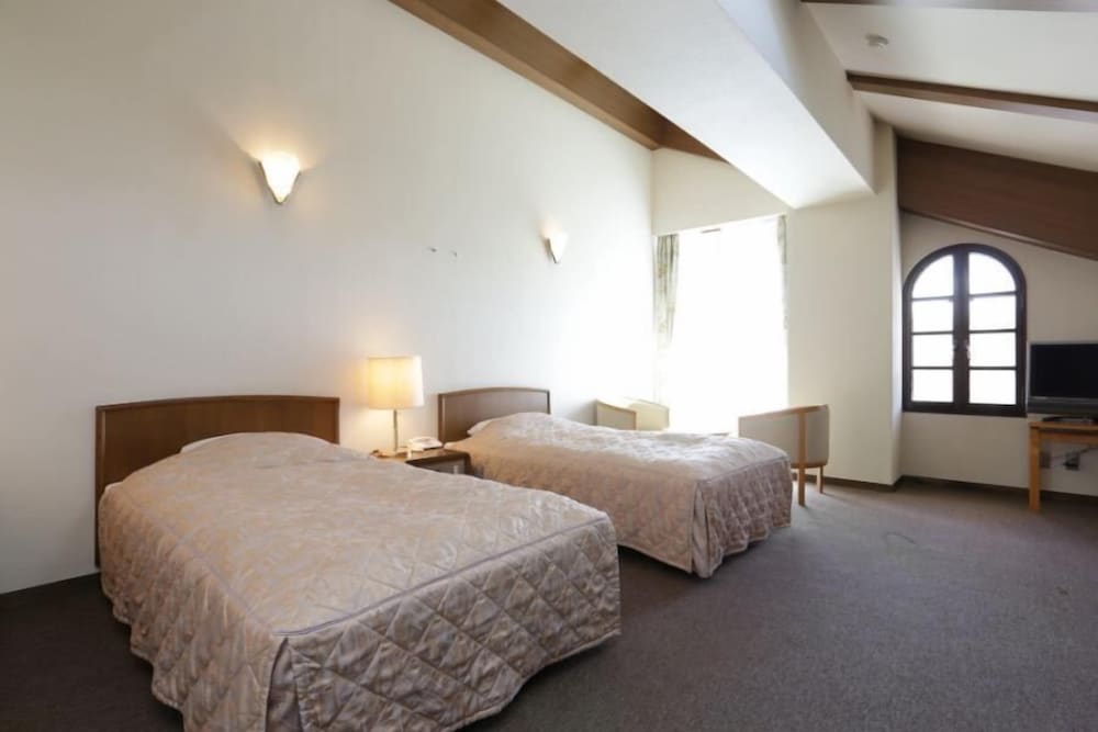 Twin Room - Photo 3
