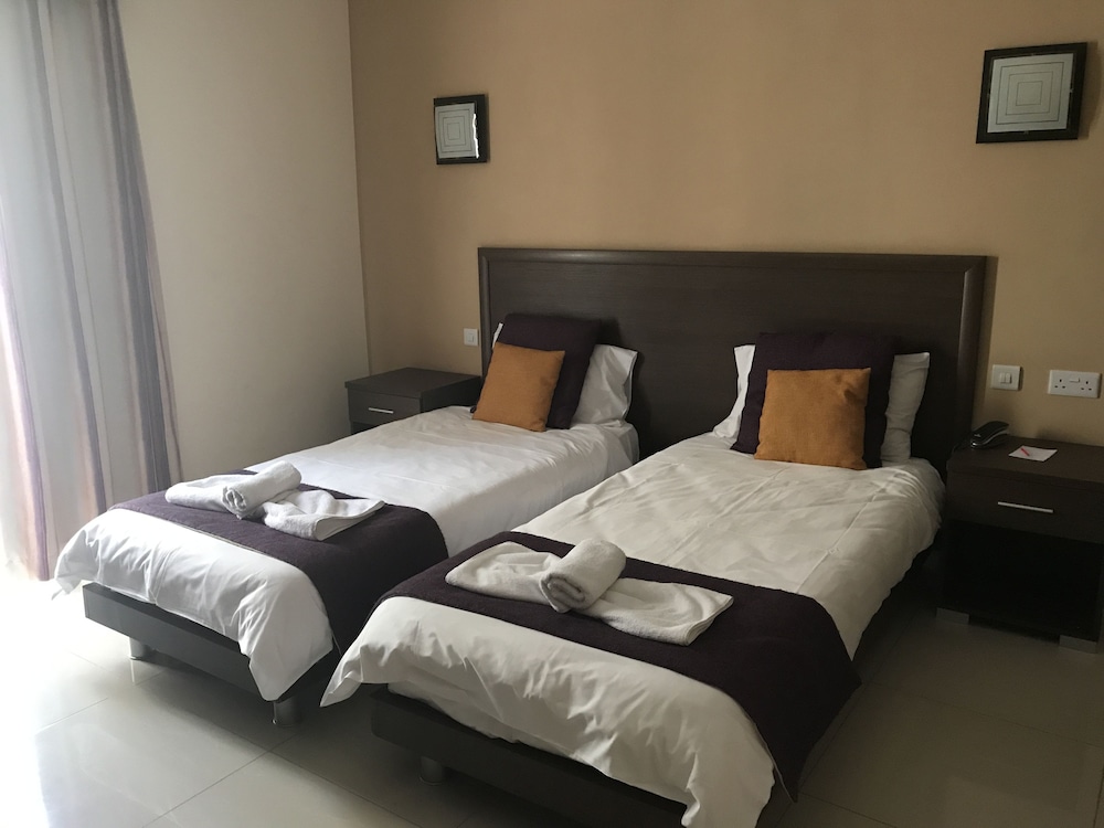 Superior Twin Room - Photo 4