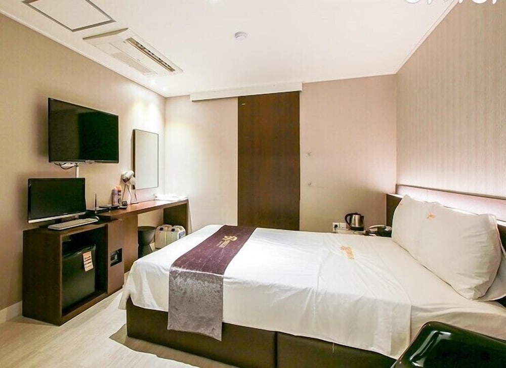 Semi Deluxe Room photo 1