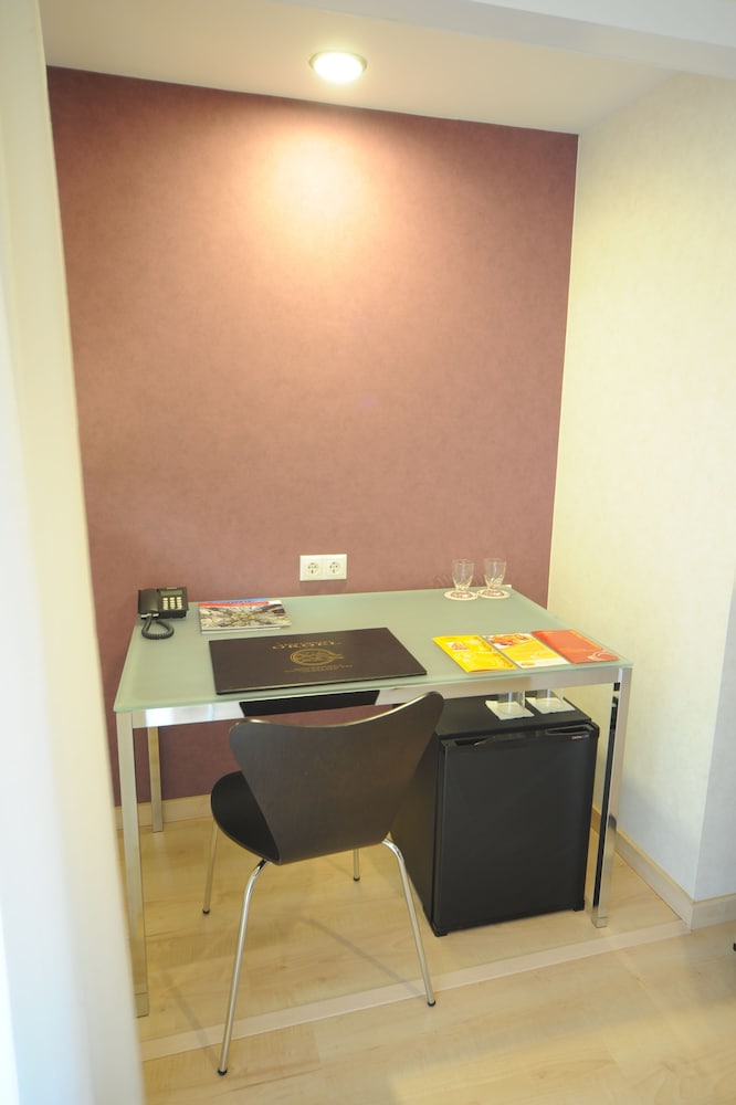 Double Room - Photo 4