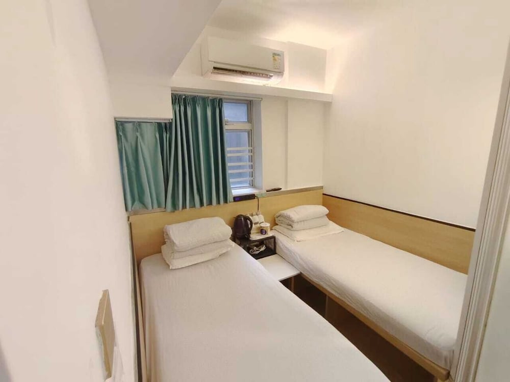 Standard Twin Room - Photo 12