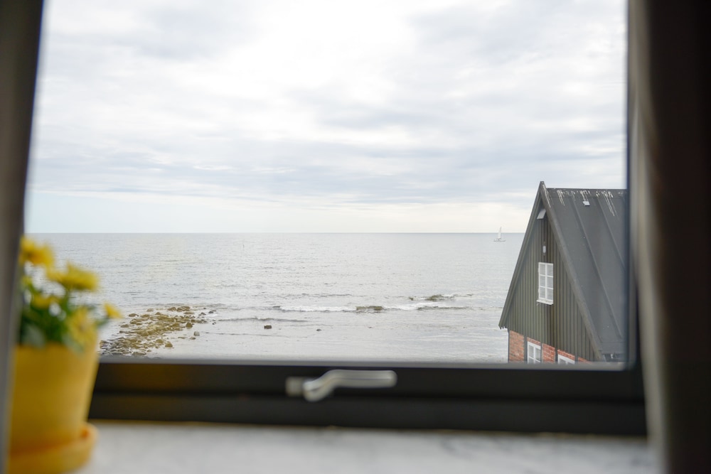 Twin Room, Ensuite, Ocean View photo 3