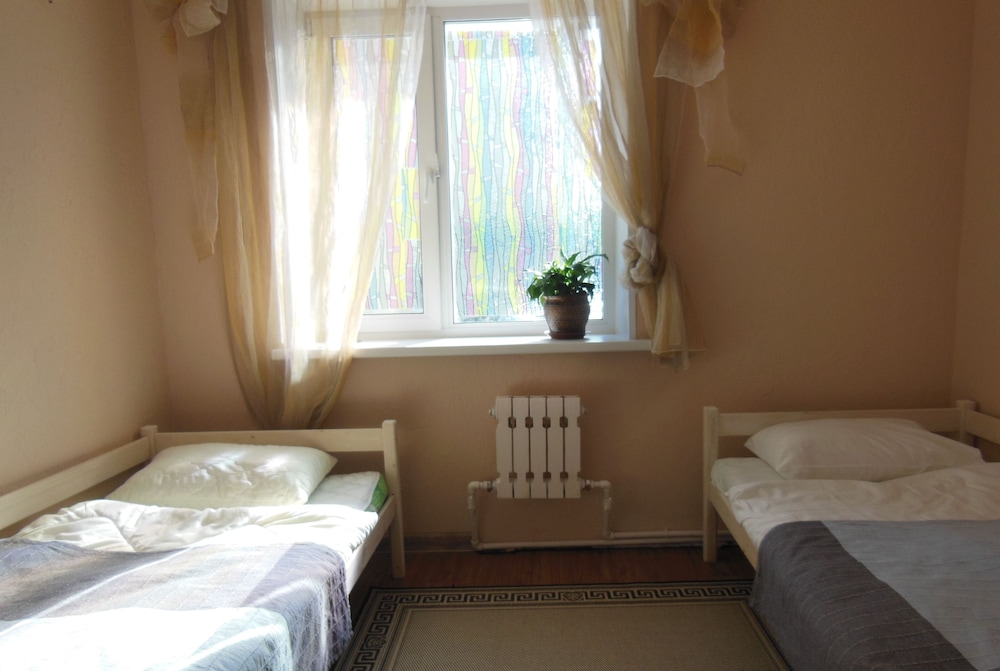 Basic Twin Room photo 2
