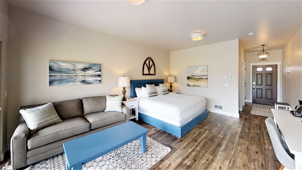 Pet Friendly King Suite photo 1