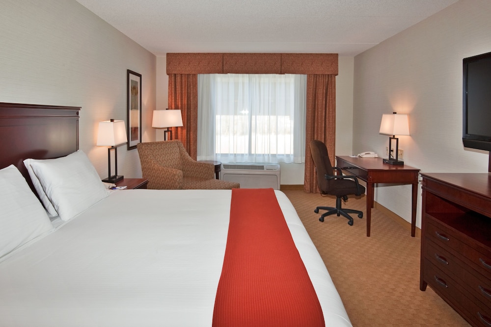Suite, 1 King Bed, Jetted Tub - Photo 2
