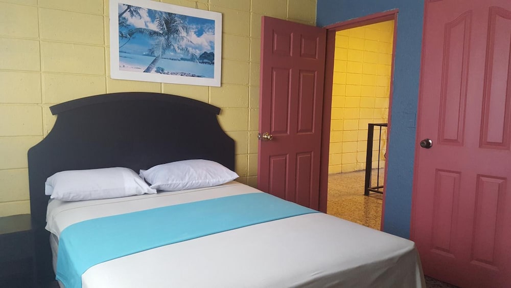 Basic Single Room, 1 Double Bed, Patio, Courtyard View photo 2
