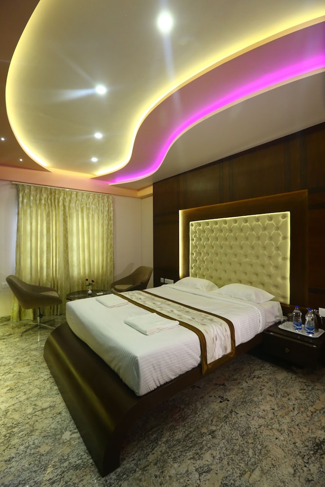 Executive Room - Photo 3