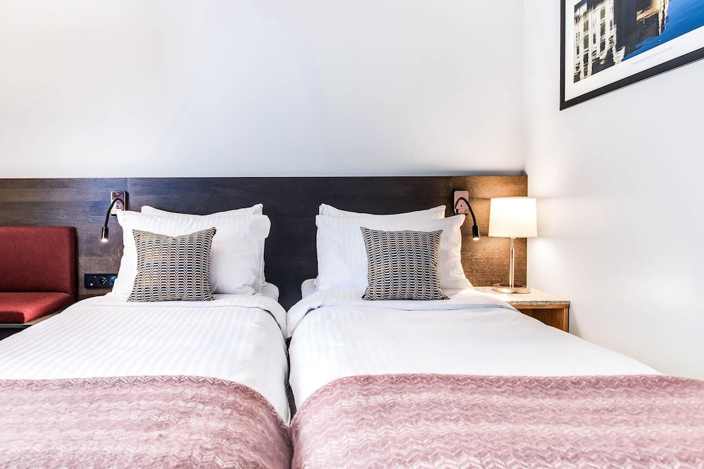 Standard Double or Twin Room Twin Beds - Photo 3
