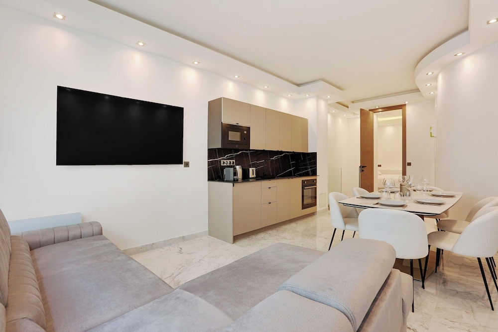 Apartment photo 3