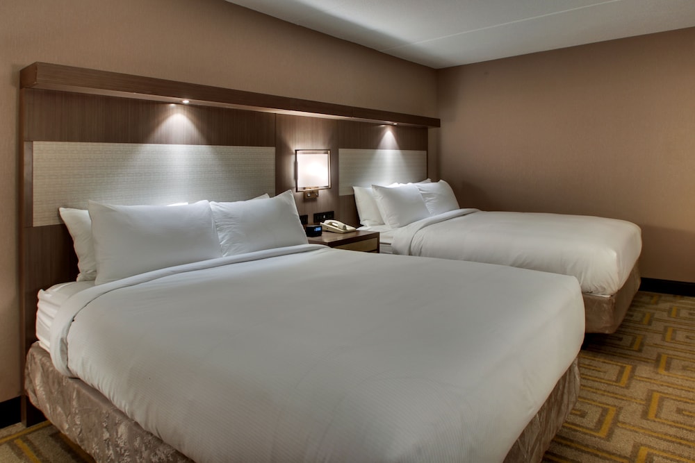 Suite, 2 Queen Beds, Air conditioning - Photo 2