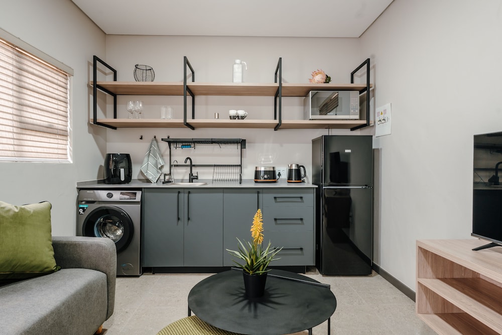 Executive Apartment - Photo 5
