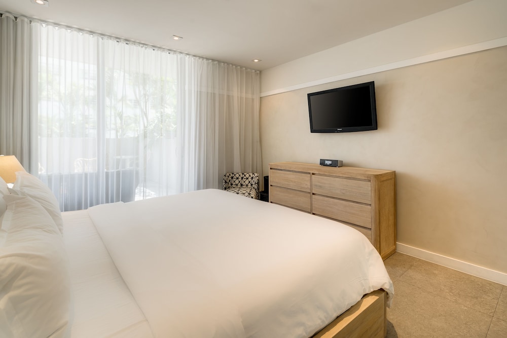 Jr. Suite King with Terrace - Photo 6