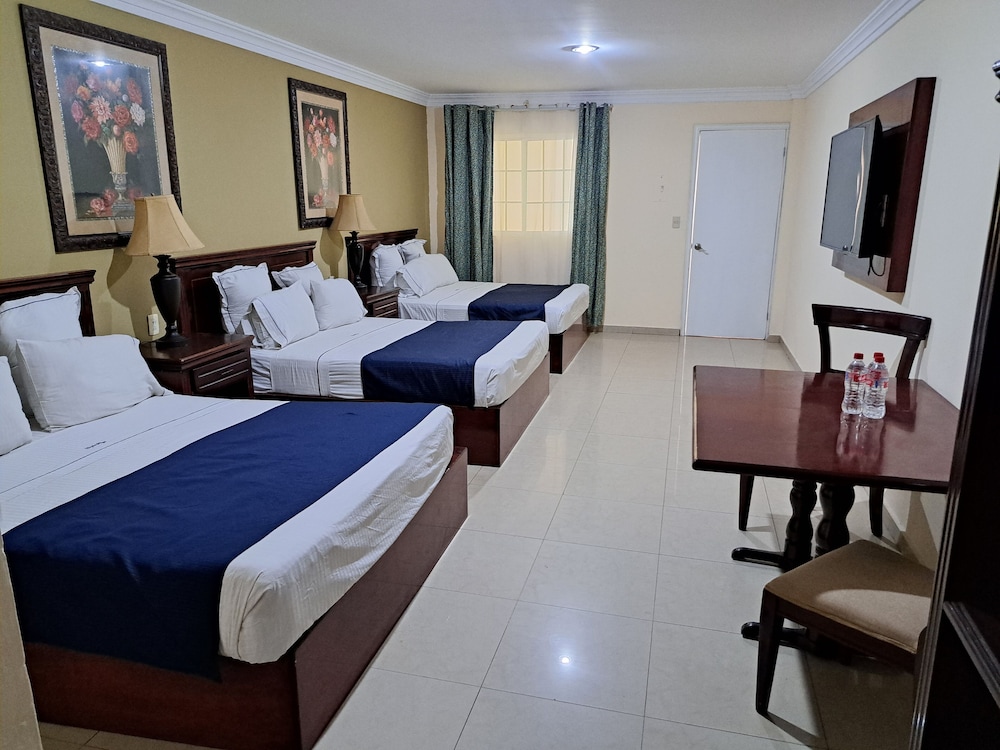Family Triple Room photo 2