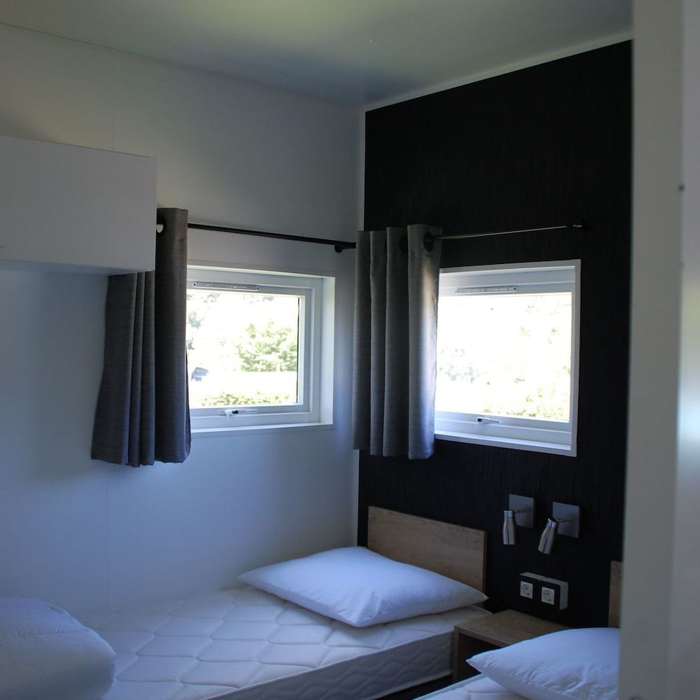Deluxe Mobile Home, 3 Bedrooms photo 1