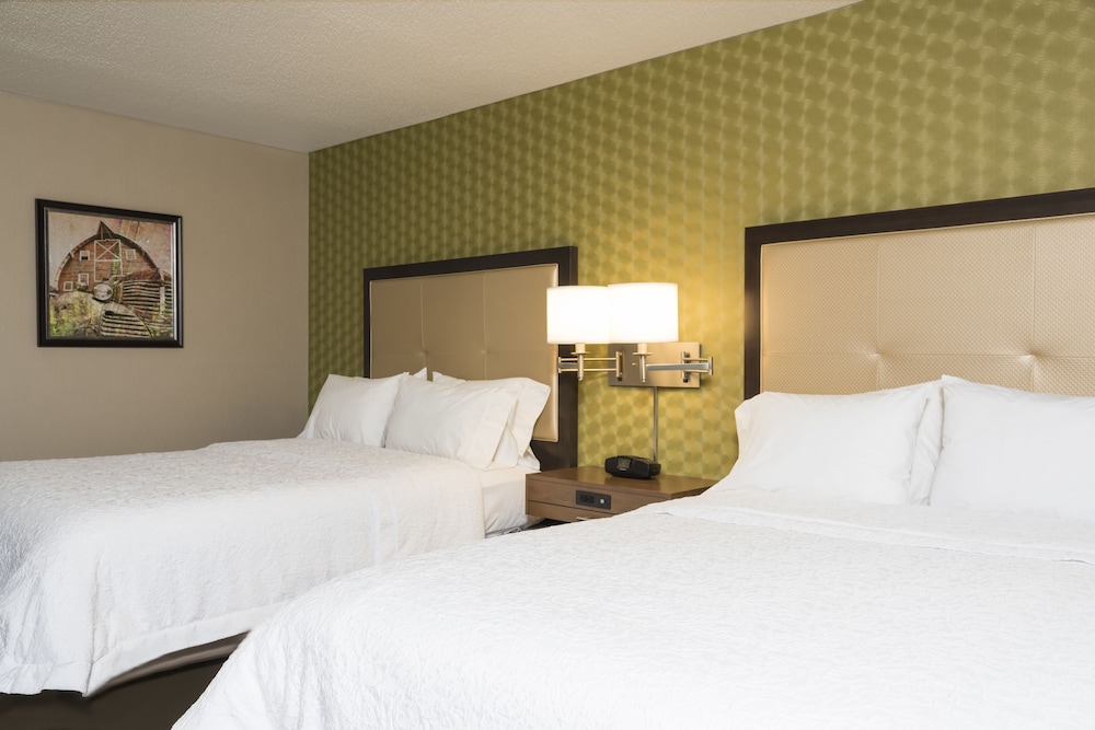 Room, 2 Queen Beds, Refrigerator - Photo 2