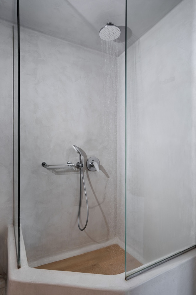 Suite (Master) - Photo 7