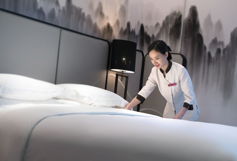 Standard Room, 1 King Bed, River View (Super King) photo 3
