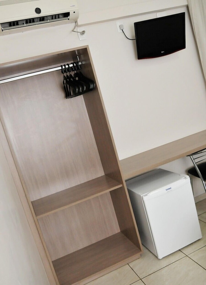 Deluxe Room, Multiple Beds, Non Smoking photo 3