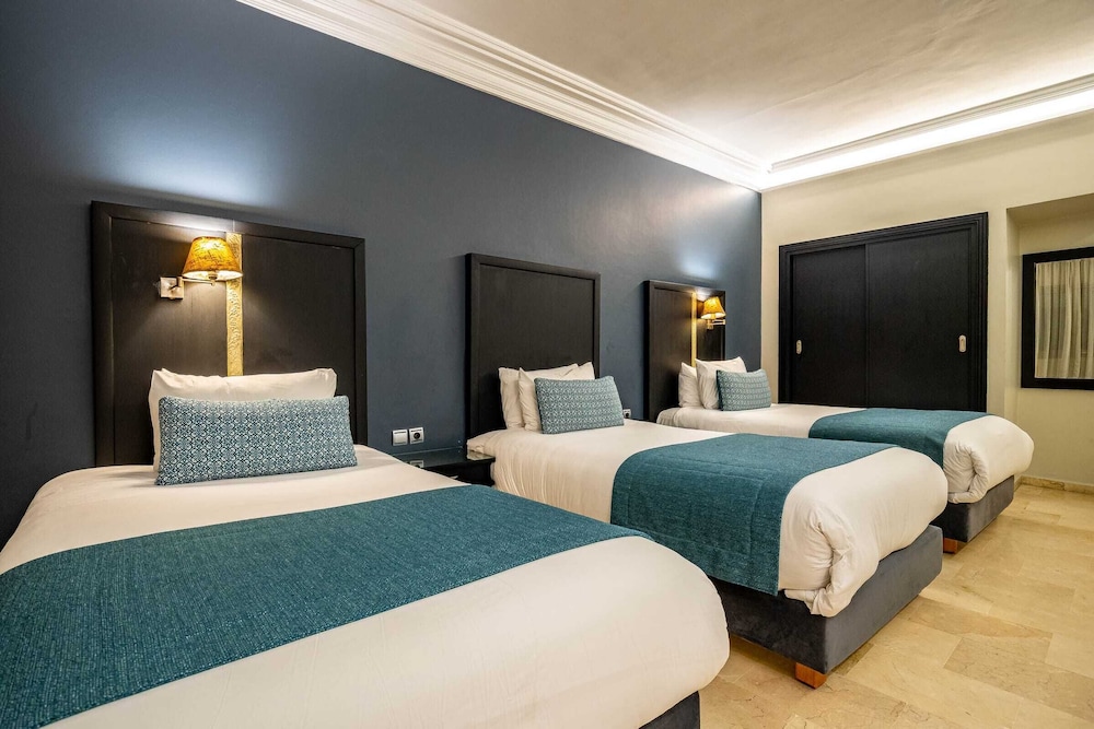 Deluxe Triple Room - Photo 1
