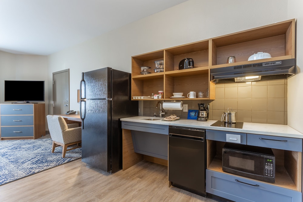 Studio Suite, 1 Queen Bed, Accessible (Mobility, Transfer Shower)