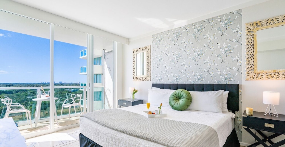 Deluxe Double Room, 1 King Bed,Balcony, Ocean View1504.01
