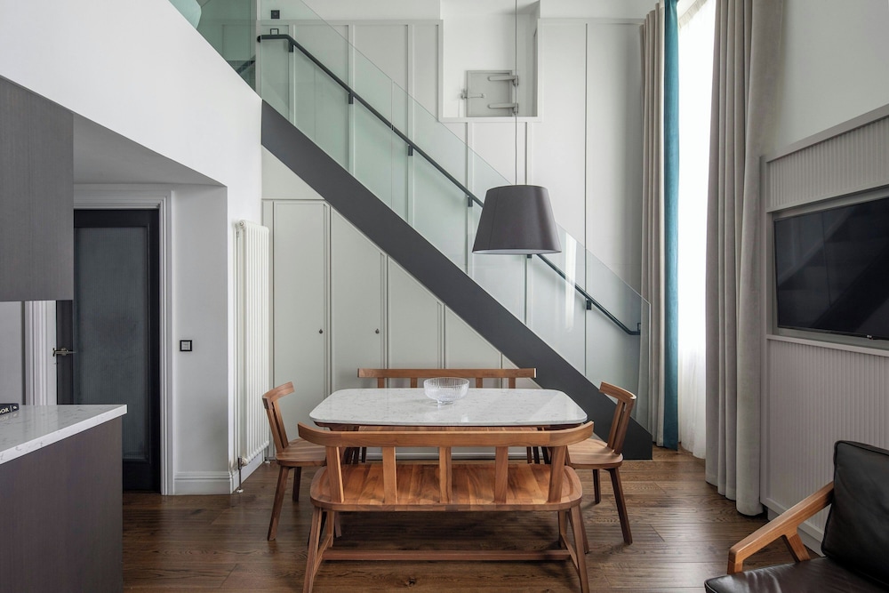 Suite, 1 Bedroom photo 3
