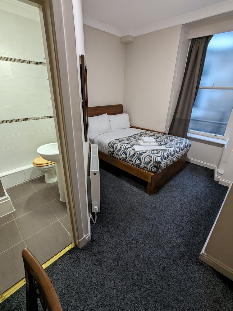 Economy Double Room photo 1