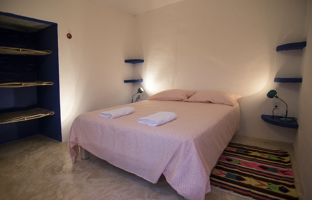 Standard Room, 1 Queen Bed, Non Smoking, Garden View photo 1