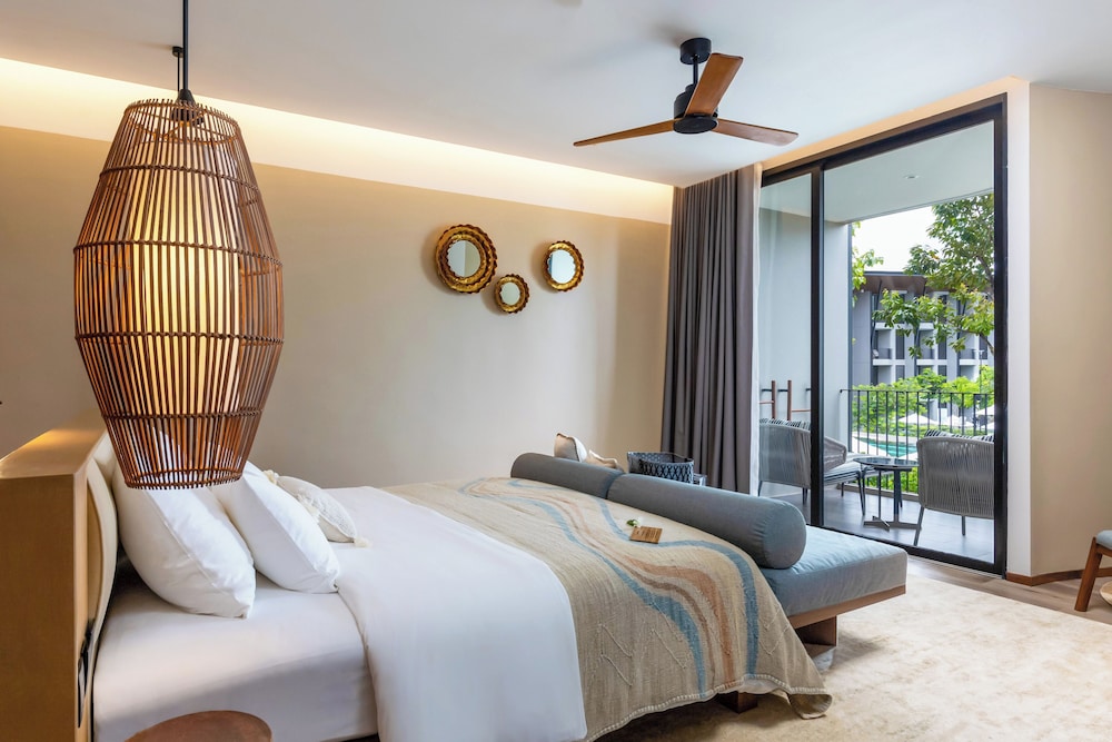 Luxe Plus Pool View King bed with NAAM Wellness (hydrotherapy)