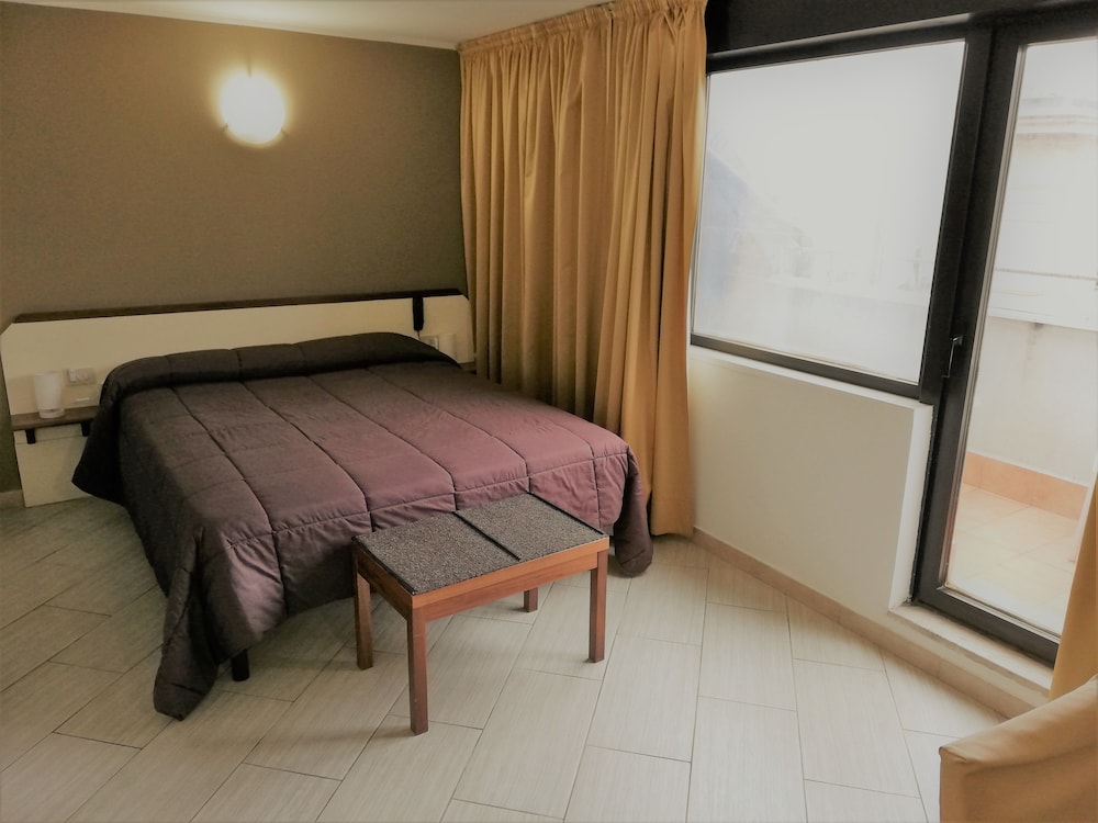 Room, 1 Double Bed - Photo 17