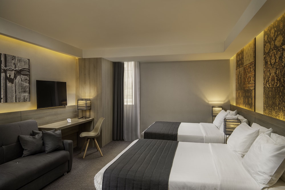 Deluxe Quadruple Room