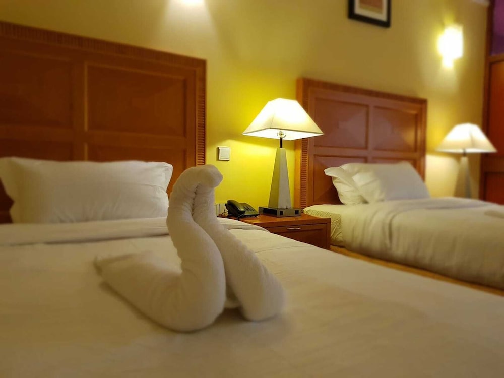 Basic Twin Room, Non Smoking, City View