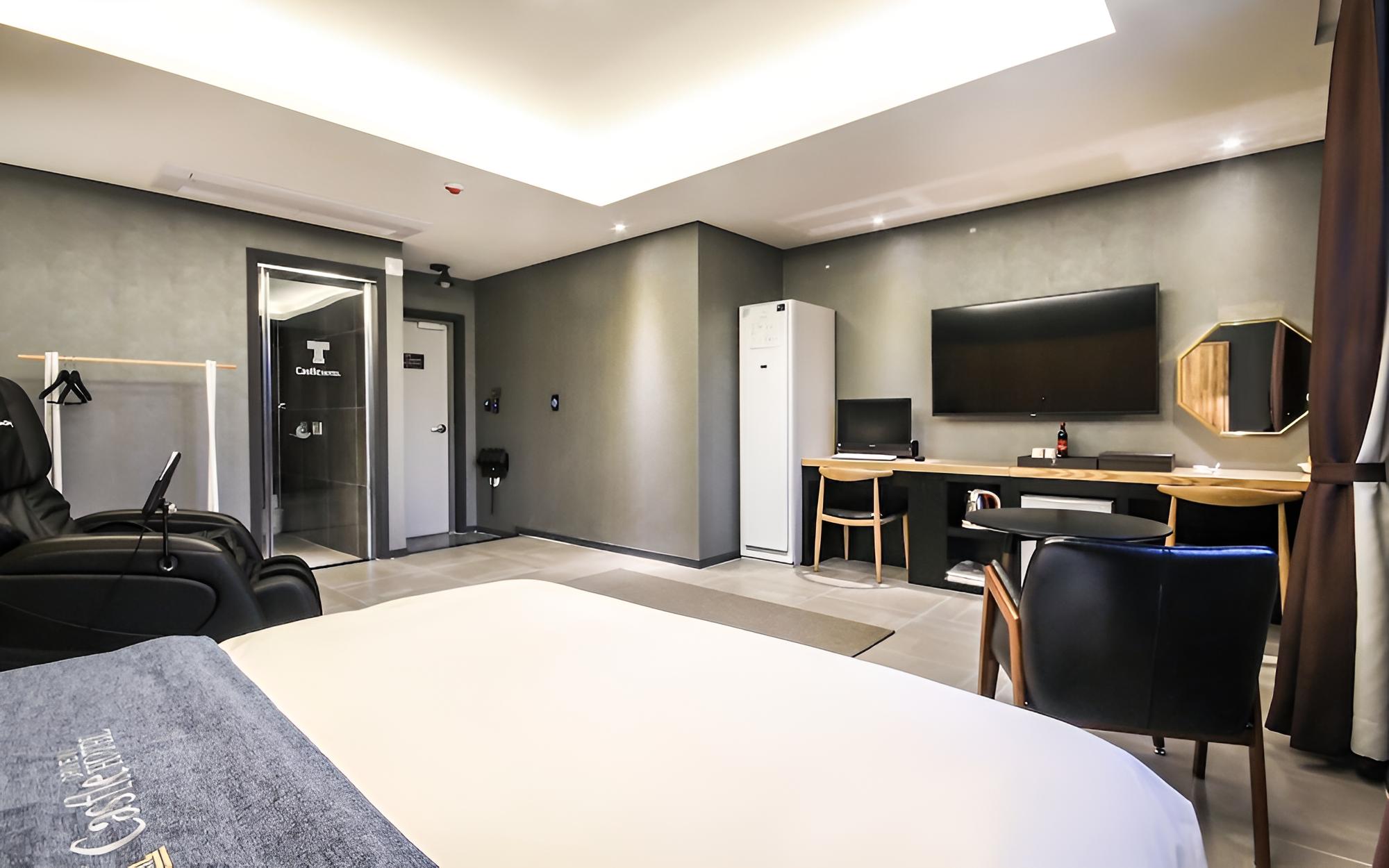 Room (Premium (Netflix available styler pro) - Photo 10