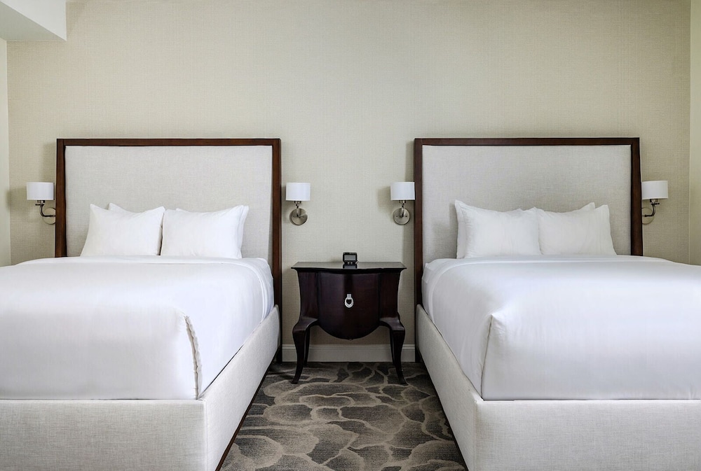Deluxe Double Queen Room photo 3
